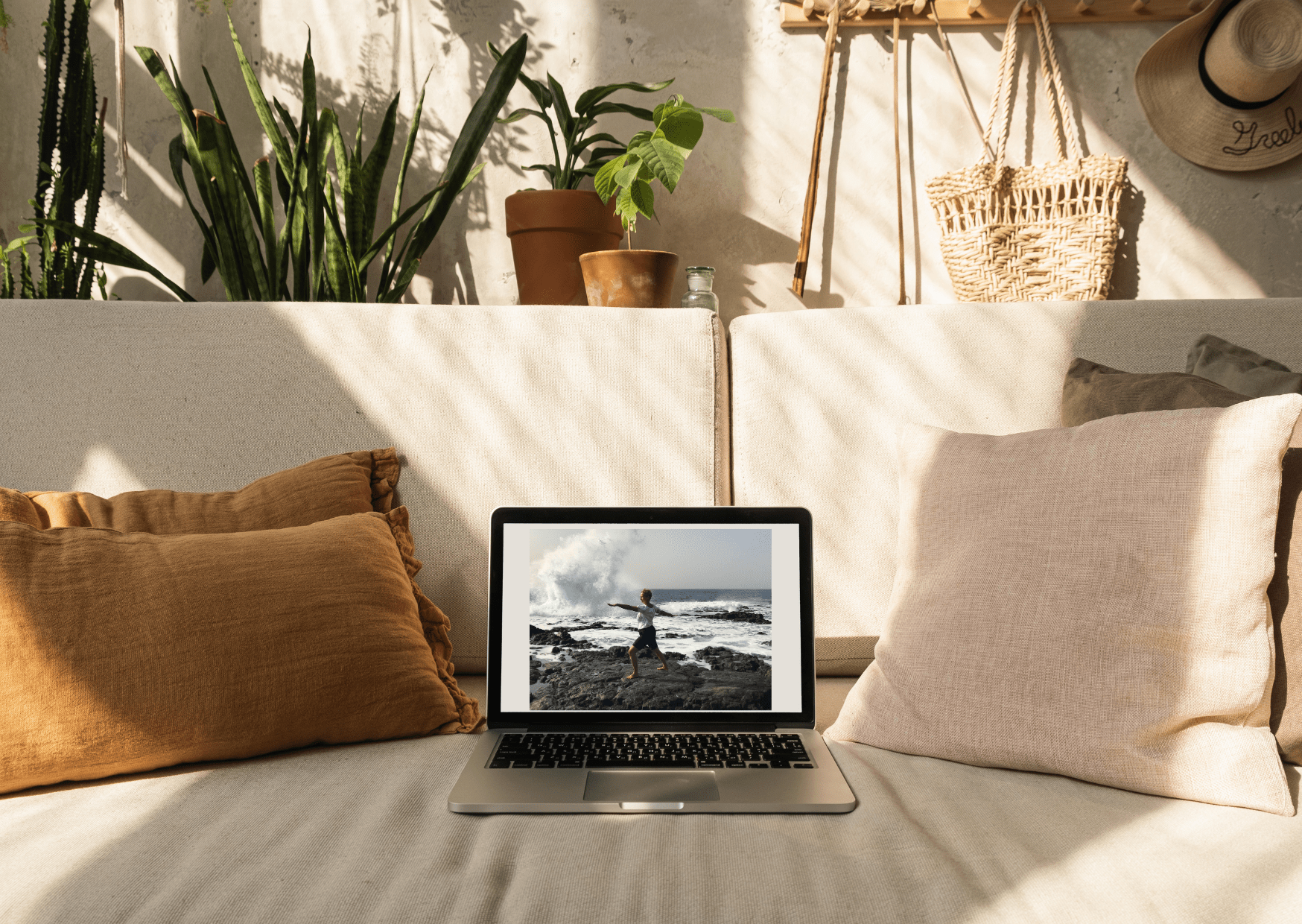 Wie du innere Balance in der Welt von Social Media findest und warum das für Migräne so wichtig ist. anke schneider coaching yogatherapie migränebegleitung