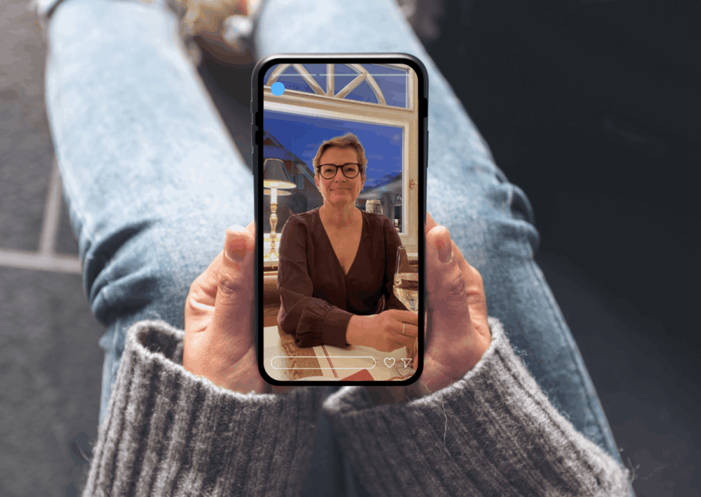 anke schneider coaching yogatherapie endlich migränefrei programm präventionscoaching Gehirngesundheit und Migräneprävention Warum nachhaltige Veränderung im Nervensystem beginnt Ich erlebe jeden Tag, dass Veränderung möglich ist. Nicht als Wunder. Nicht als schnelle Lösung. Sondern als Prozess. Als bewusste Entscheidung für mehr Stabilität, Regulation und Eigenverantwortung. Meine Migräne hat mich viele Jahre begleitet. Heute kann ich sagen, dass ich sie für mich ganzheitlich deutlich reduziert habe. Ich lebe präventiv. Ich kenne meine Trigger. Ich regulieren mein Nervensystem aktiv. Und ich weiß, dass mein Gehirn dabei eine zentrale Rolle spielt. Migräne ist eine neurologische Erkrankung. Das bedeutet, dass Prozesse im Gehirn und im Nervensystem beteiligt sind. Genau hier setzt nachhaltige Migräneprävention an.